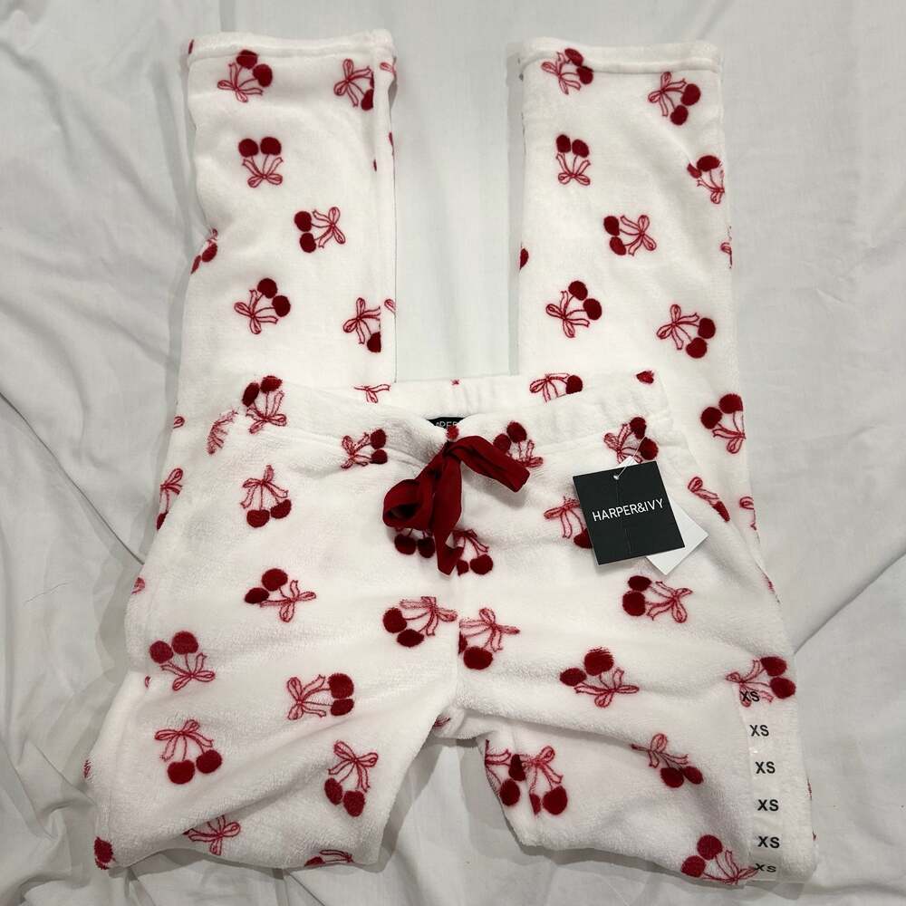 Harper & Ivy Women's Ivory Cherry Print Fleece Pajama Pants
